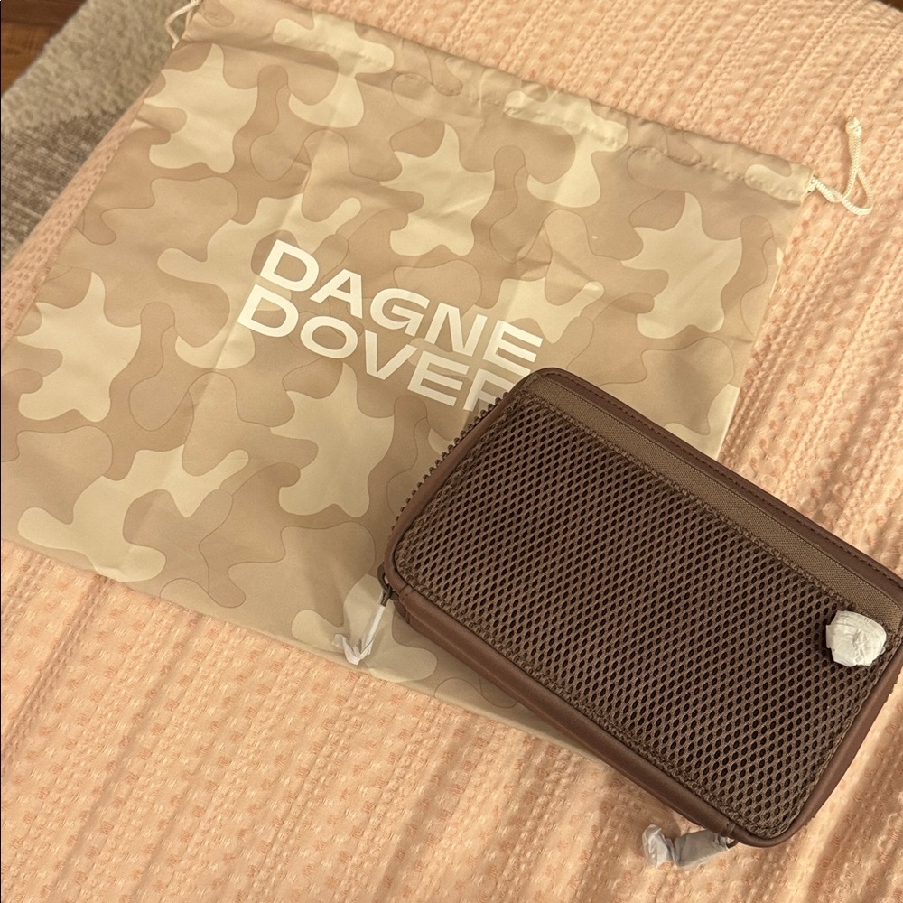 Brand New Dagne Dover Arlo Neoprene Tech Organizer Travel Case - Picture 3 of 3